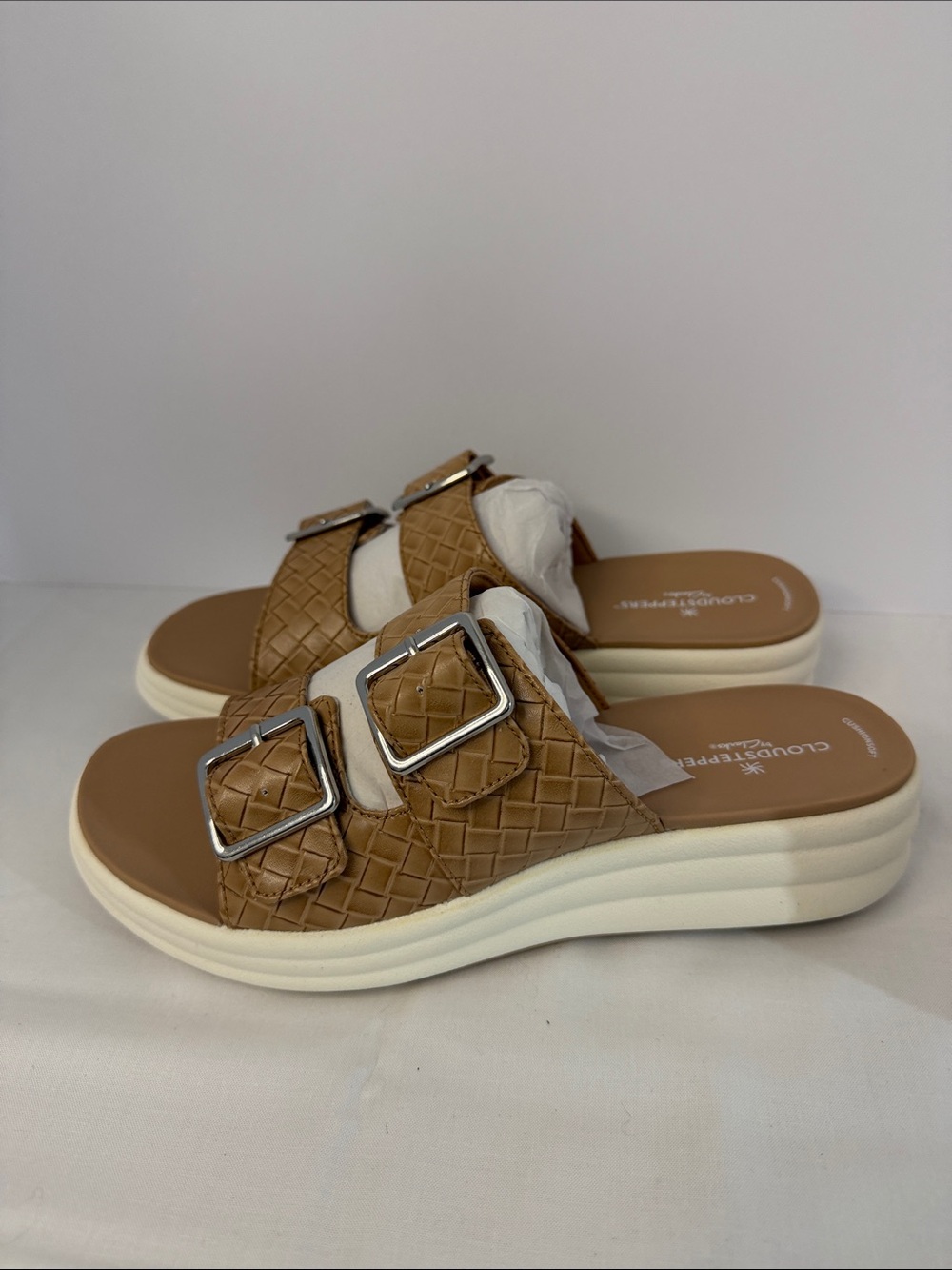 Clark’s Cloud-steppers Tan Woven Double-Buckle Slide Sandals size 9